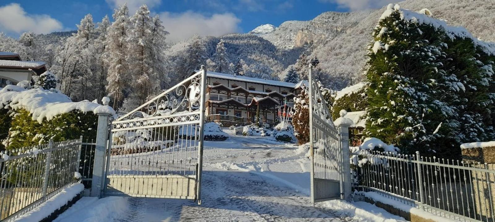 Hotel Ristorante Scoiattolo Sporminore Εξωτερικό φωτογραφία